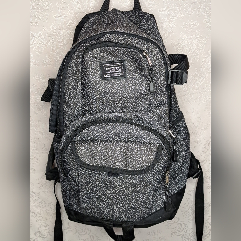 Eastsport Multi-Purpose Millennial Tech Backpack, Zig Zag Size:18"x12.5" x 6.75"